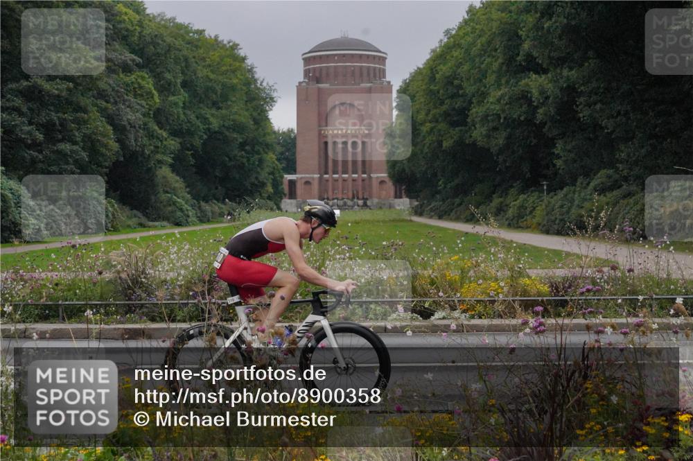 14.09.2025 - Stadtparktriathlon Michael Burmester http://msf.ph/oto/8900358 14.09.2025 09:17:48 Radfahren 310, 321, 378, 394, 405, 476 meine-sportfotos.de