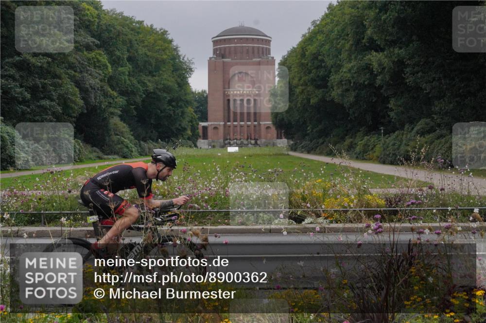 14.09.2025 - Stadtparktriathlon Michael Burmester http://msf.ph/oto/8900362 14.09.2025 09:17:49 Radfahren 310, 321, 378, 394, 405, 476 meine-sportfotos.de