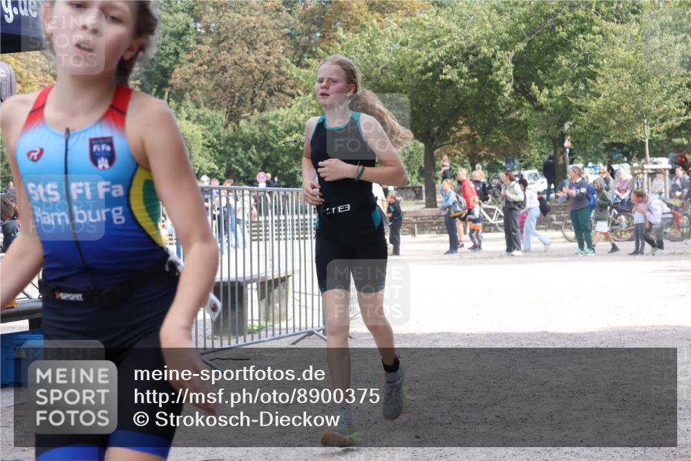 14.09.2025 - Stadtparktriathlon Strokosch-Dieckow http://msf.ph/oto/8900375 14.09.2025 14:37:45 Ziel 1700, 1703, 1731, 1732 meine-sportfotos.de