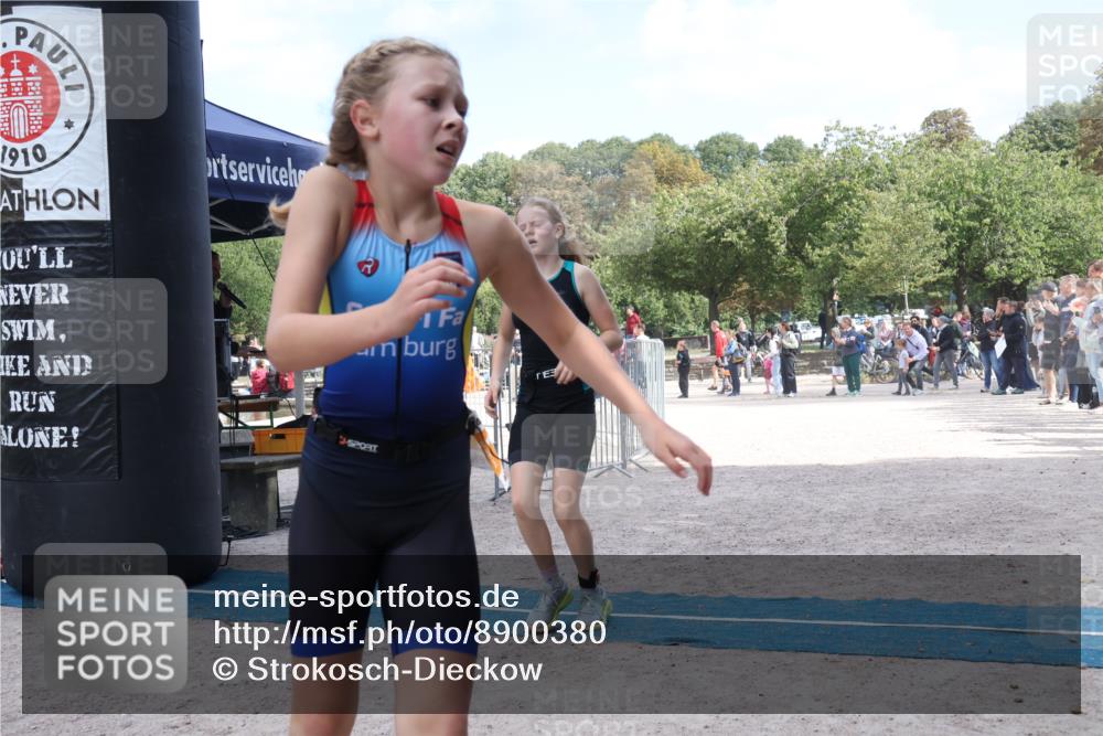 14.09.2025 - Stadtparktriathlon Strokosch-Dieckow http://msf.ph/oto/8900380 14.09.2025 14:37:46 Ziel 1700, 1703, 1731, 1732, 1774 meine-sportfotos.de