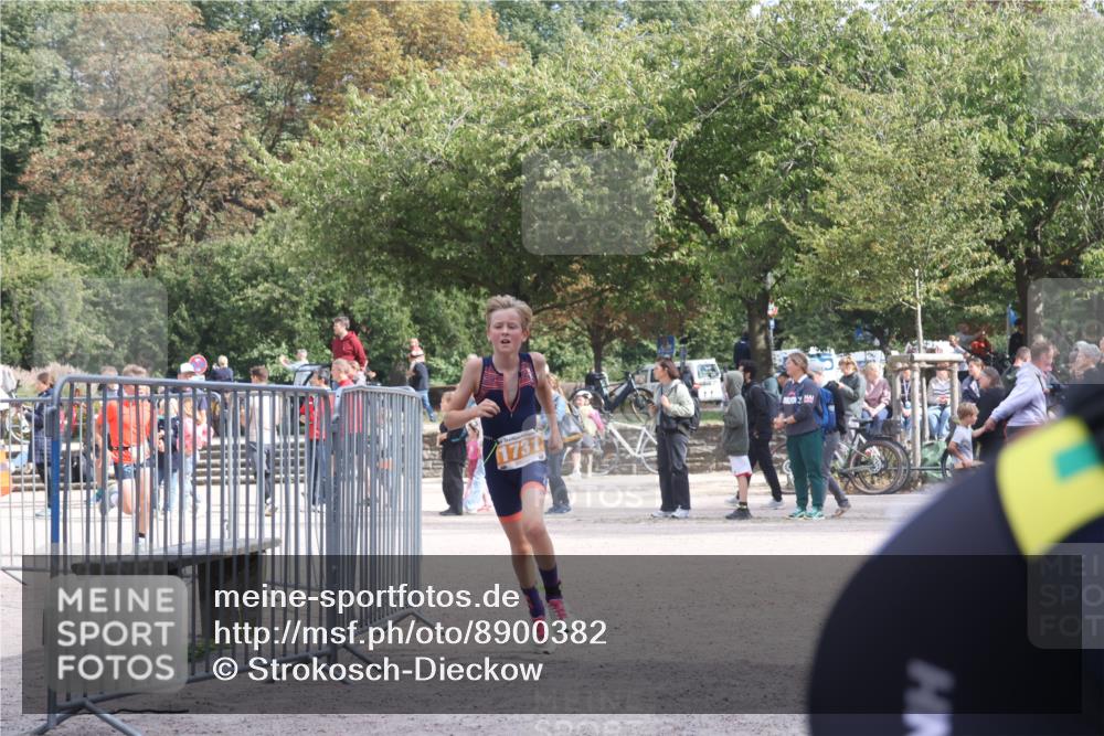 14.09.2025 - Stadtparktriathlon Strokosch-Dieckow http://msf.ph/oto/8900382 14.09.2025 14:37:48 Ziel 1693, 1700, 1703, 1731, 1732, 1774, 1788 meine-sportfotos.de