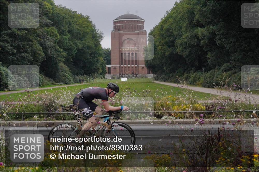 14.09.2025 - Stadtparktriathlon Michael Burmester http://msf.ph/oto/8900383 14.09.2025 09:18:00 Radfahren 307, 321, 322, 332, 405, 412, 475 meine-sportfotos.de