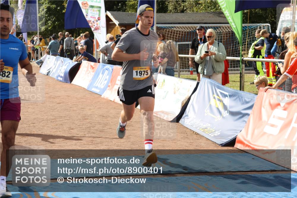 14.09.2025 - Airport Race Strokosch-Dieckow http://msf.ph/oto/8900401 14.09.2025 12:29:23 Ziel 236, 428, 457, 729, 1442, 1540, 1601, 1678, 1882, 1883, 1905, 1975, 4213 meine-sportfotos.de