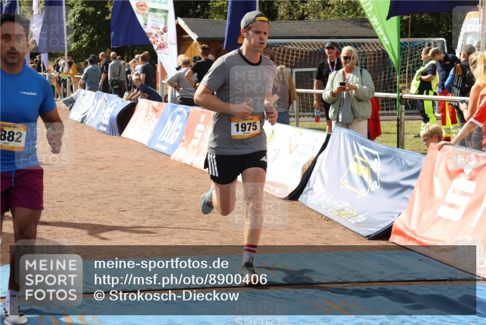 14.09.2025 - Airport Race Strokosch-Dieckow http://msf.ph/oto/8900406 14.09.2025 12:29:23 Ziel 236, 428, 457, 729, 1442, 1540, 1601, 1678, 1882, 1883, 1905, 1975, 4213 meine-sportfotos.de