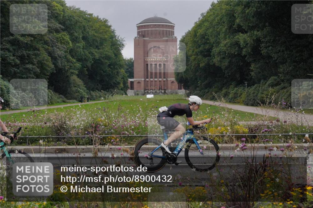 14.09.2025 - Stadtparktriathlon Michael Burmester http://msf.ph/oto/8900432 14.09.2025 09:18:22 Radfahren 317, 344, 374, 395, 456, 468, 481 meine-sportfotos.de