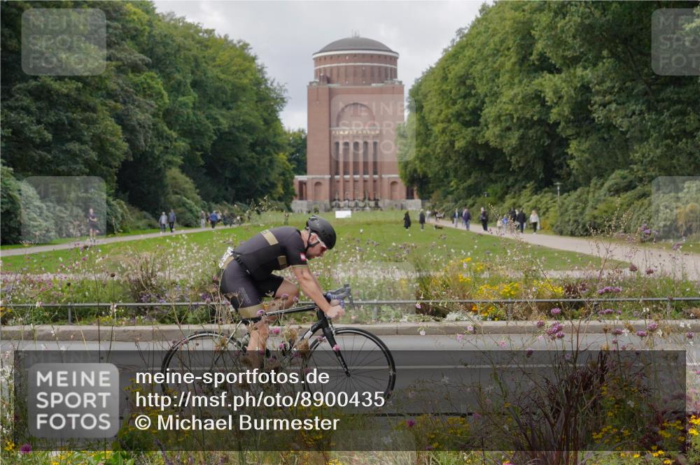 14.09.2025 - Stadtparktriathlon Michael Burmester http://msf.ph/oto/8900435 14.09.2025 13:03:13 Radfahren 1300, 1384, 1400, 1415, 1437, 1499 meine-sportfotos.de