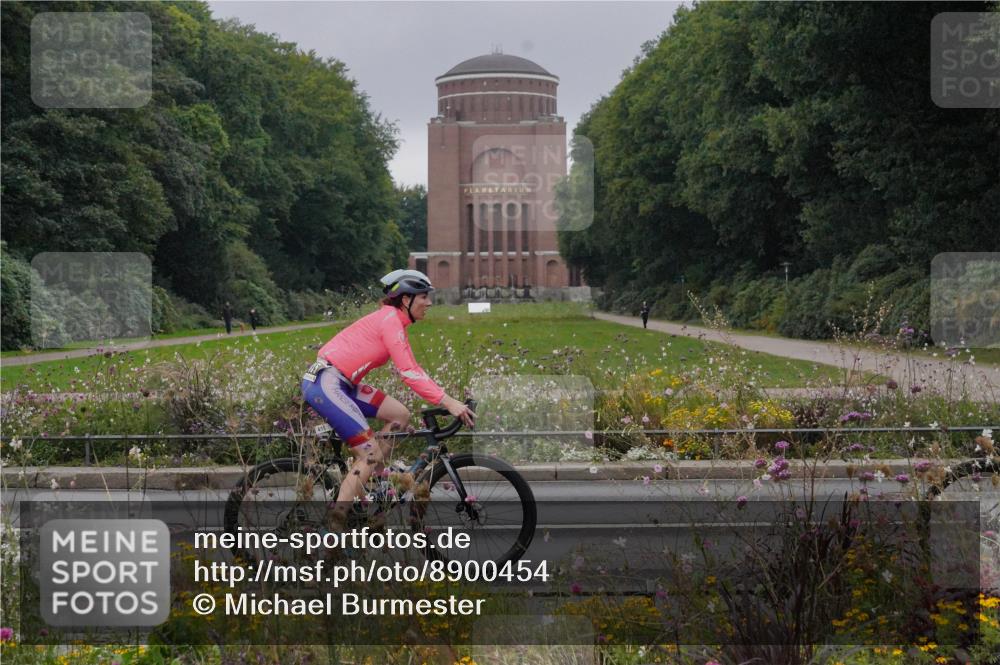 14.09.2025 - Stadtparktriathlon Michael Burmester http://msf.ph/oto/8900454 14.09.2025 09:18:34 Radfahren 316, 358, 374, 415, 483 meine-sportfotos.de