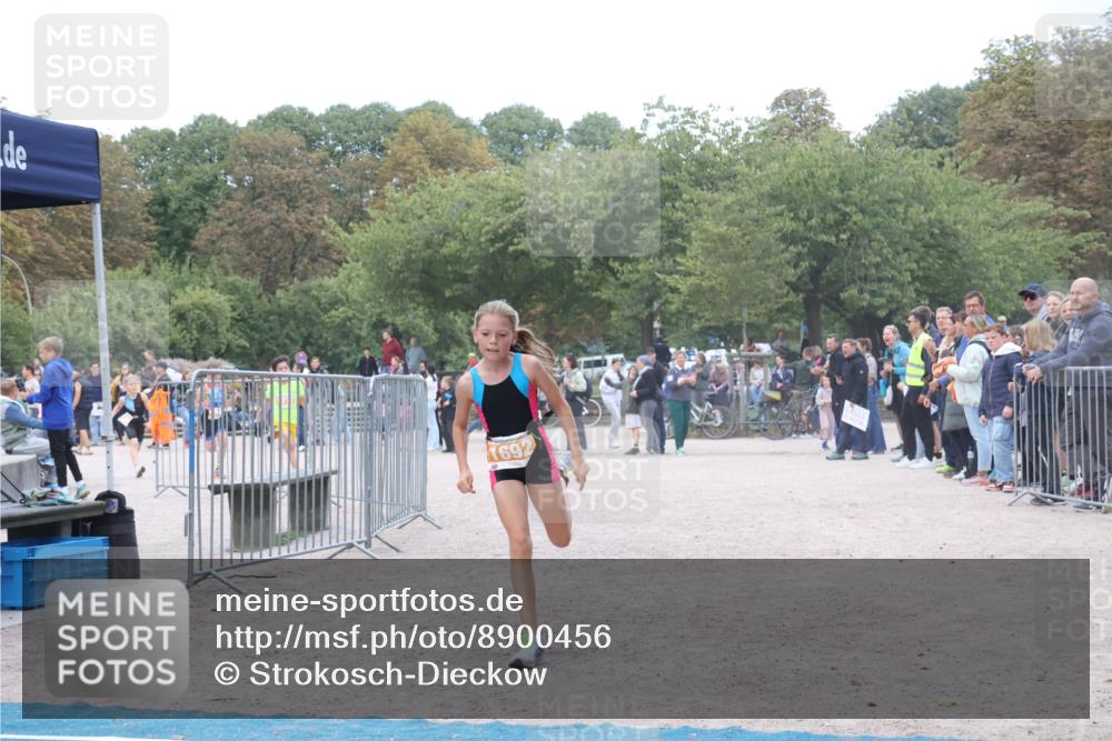 14.09.2025 - Stadtparktriathlon Strokosch-Dieckow http://msf.ph/oto/8900456 14.09.2025 14:38:17 Ziel 1692, 1702, 1724, 1777 meine-sportfotos.de