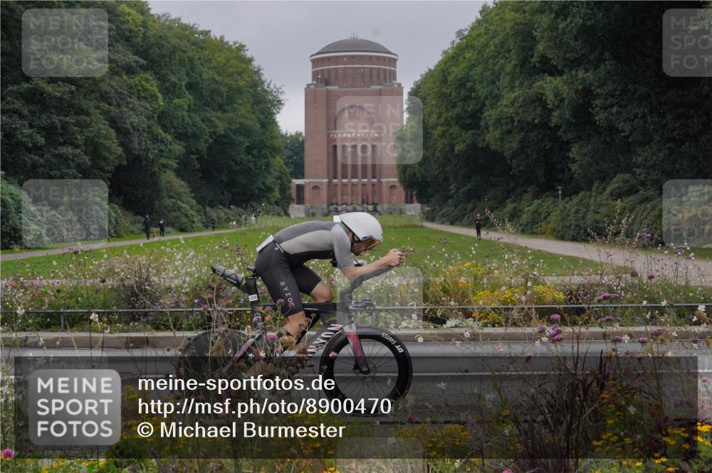 14.09.2025 - Stadtparktriathlon Michael Burmester http://msf.ph/oto/8900470 14.09.2025 09:18:40 Radfahren 302, 316, 358, 455, 493, 499 meine-sportfotos.de
