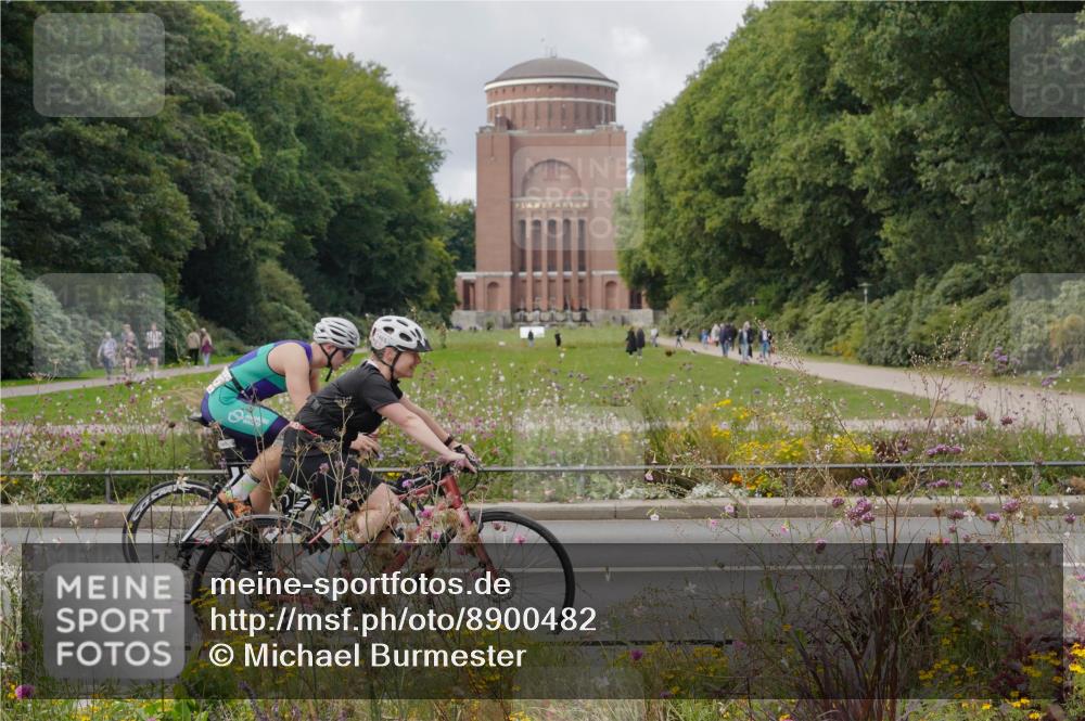 14.09.2025 - Stadtparktriathlon Michael Burmester http://msf.ph/oto/8900482 14.09.2025 13:03:40 Radfahren 1324, 1326, 1350, 1357, 1385, 1465, 1473 meine-sportfotos.de