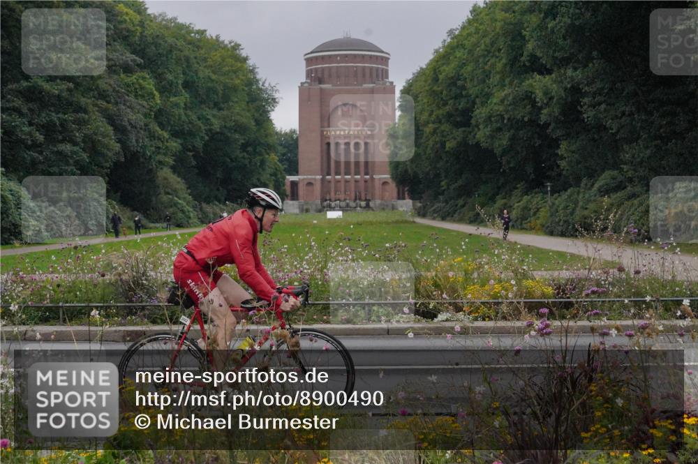 14.09.2025 - Stadtparktriathlon Michael Burmester http://msf.ph/oto/8900490 14.09.2025 09:18:49 Radfahren 302, 454, 455, 493, 499, 502 meine-sportfotos.de