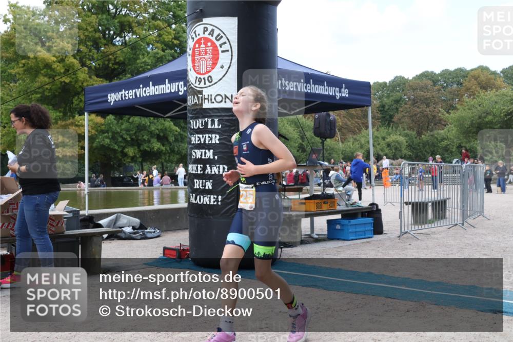14.09.2025 - Stadtparktriathlon Strokosch-Dieckow http://msf.ph/oto/8900501 14.09.2025 14:38:32 Ziel 1725, 1783, 1786 meine-sportfotos.de