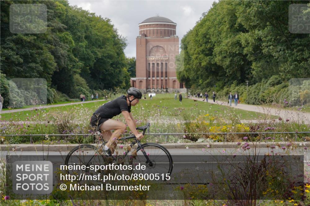 14.09.2025 - Stadtparktriathlon Michael Burmester http://msf.ph/oto/8900515 14.09.2025 13:04:05 Radfahren 1370 meine-sportfotos.de