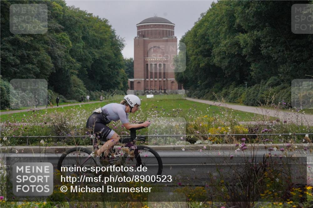 14.09.2025 - Stadtparktriathlon Michael Burmester http://msf.ph/oto/8900523 14.09.2025 09:19:01 Radfahren 314, 334, 422, 472, 482 meine-sportfotos.de