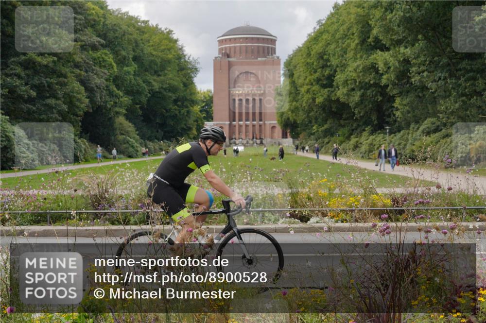 14.09.2025 - Stadtparktriathlon Michael Burmester http://msf.ph/oto/8900528 14.09.2025 13:04:20 Radfahren 1361, 1405, 1490 meine-sportfotos.de