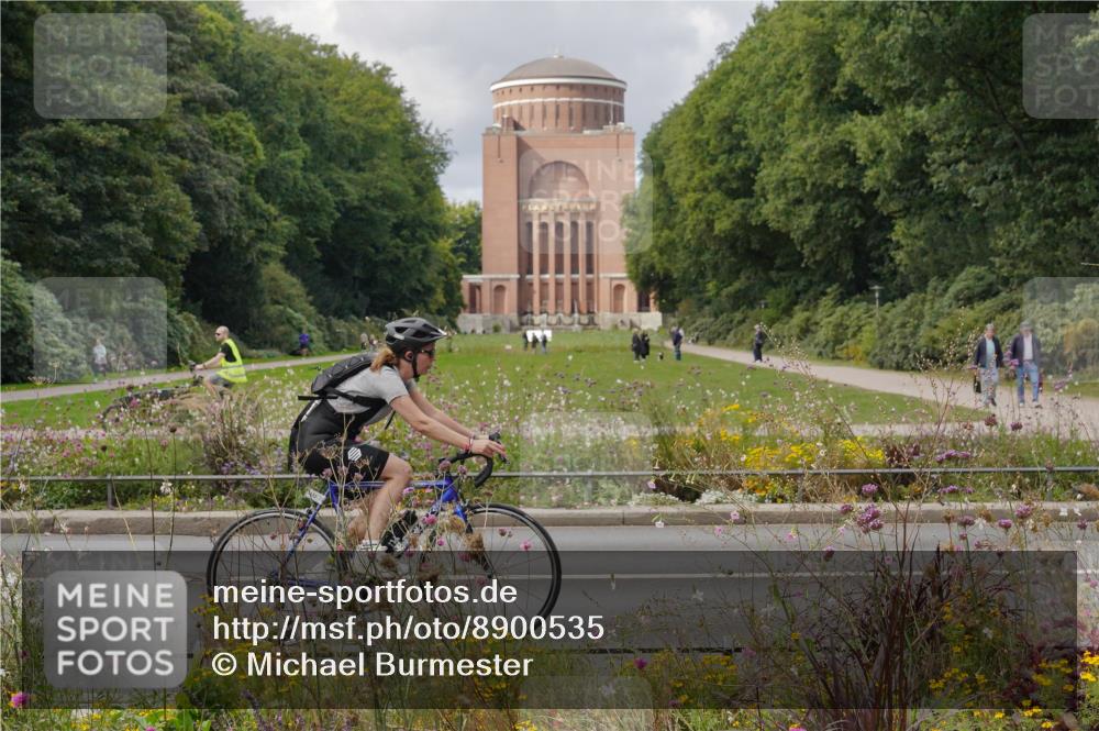 14.09.2025 - Stadtparktriathlon Michael Burmester http://msf.ph/oto/8900535 14.09.2025 13:04:39 Radfahren 1307, 1358, 1423 meine-sportfotos.de