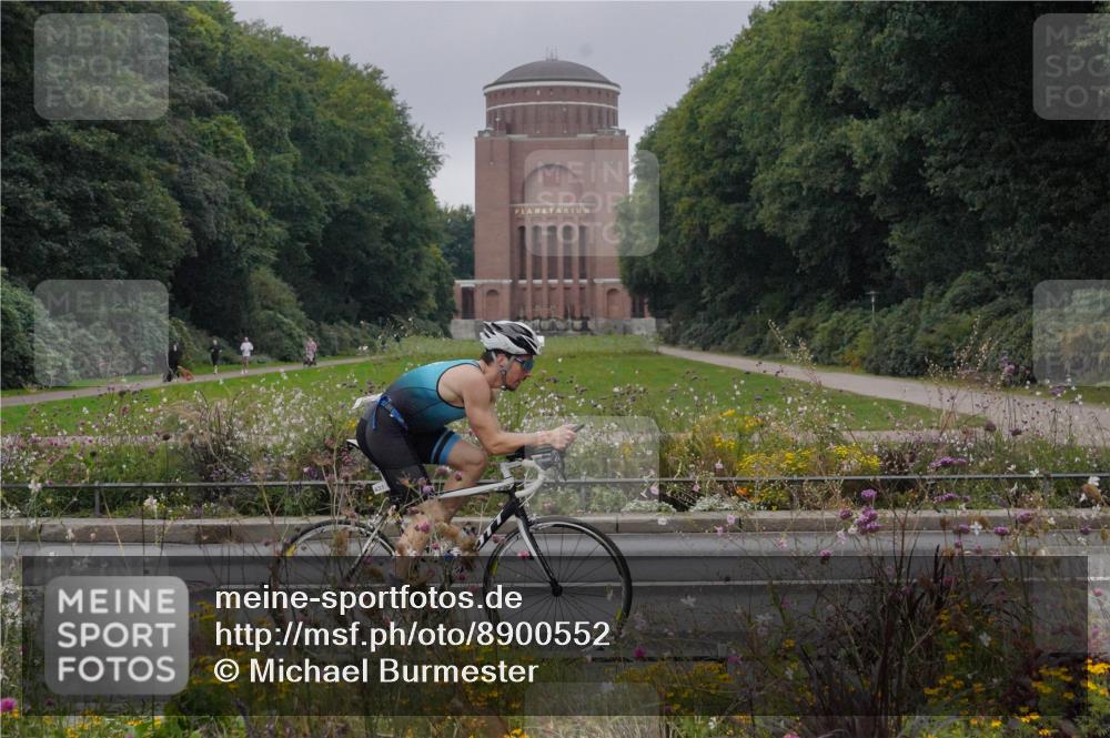 14.09.2025 - Stadtparktriathlon Michael Burmester http://msf.ph/oto/8900552 14.09.2025 09:19:11 Radfahren 334, 338, 397, 422, 431, 471, 480, 482 meine-sportfotos.de