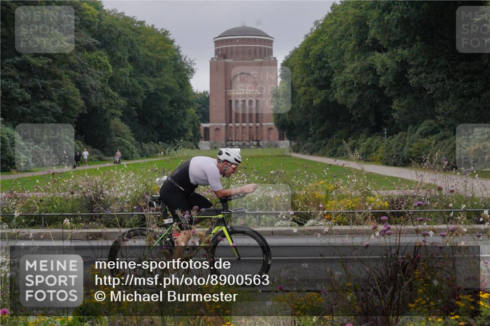 14.09.2025 - Stadtparktriathlon Michael Burmester http://msf.ph/oto/8900563 14.09.2025 09:19:16 Radfahren 338, 397, 431, 464, 471, 480 meine-sportfotos.de
