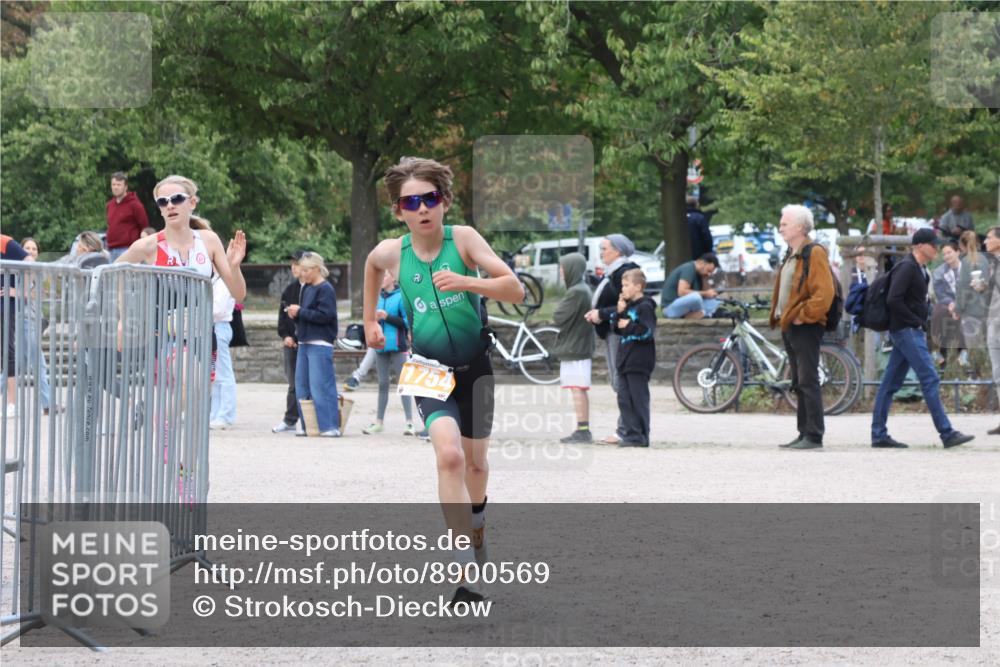 14.09.2025 - Stadtparktriathlon Strokosch-Dieckow http://msf.ph/oto/8900569 14.09.2025 14:38:52 Ziel 1711, 1716, 1745, 1754, 1755, 1771 meine-sportfotos.de