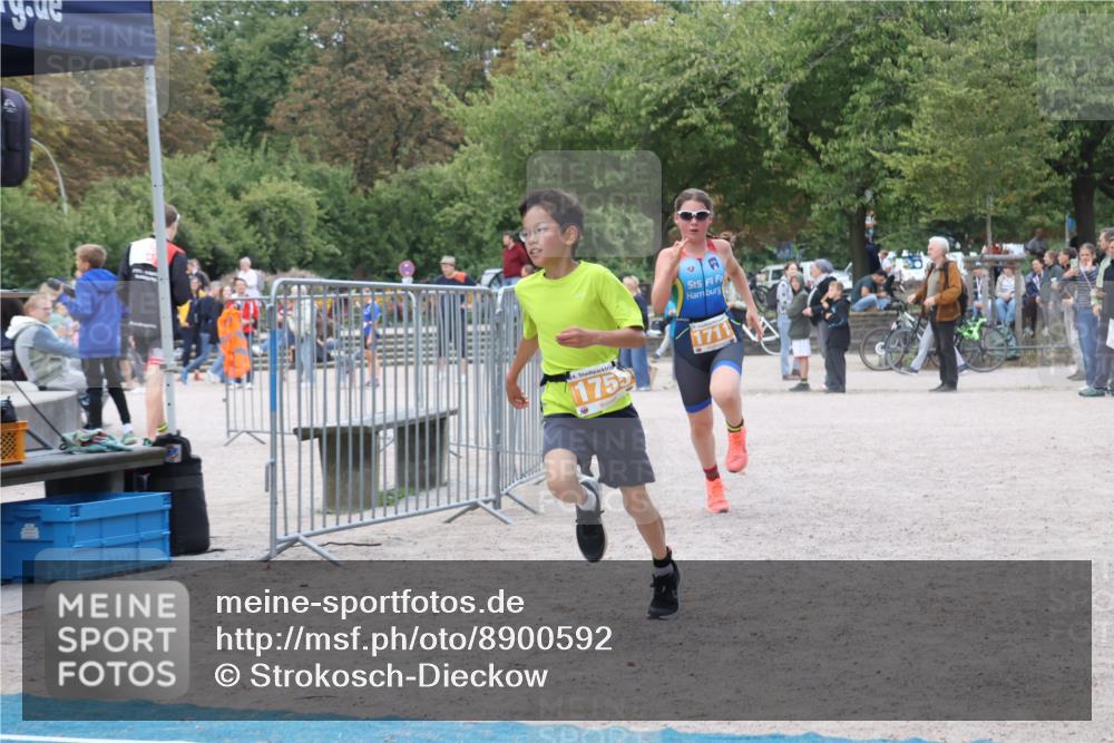 14.09.2025 - Stadtparktriathlon Strokosch-Dieckow http://msf.ph/oto/8900592 14.09.2025 14:38:56 Ziel 1711, 1716, 1754, 1755, 1771 meine-sportfotos.de