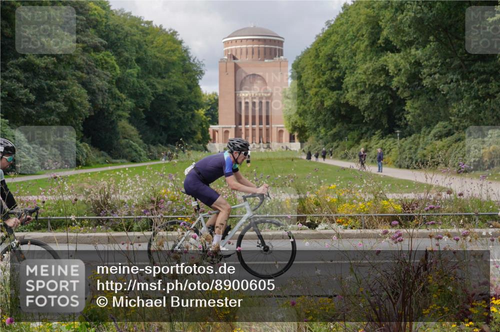 14.09.2025 - Stadtparktriathlon Michael Burmester http://msf.ph/oto/8900605 14.09.2025 13:05:31 Radfahren 1330, 1344, 1356, 1369, 1373, 1388, 1494, 1505, 1520 meine-sportfotos.de