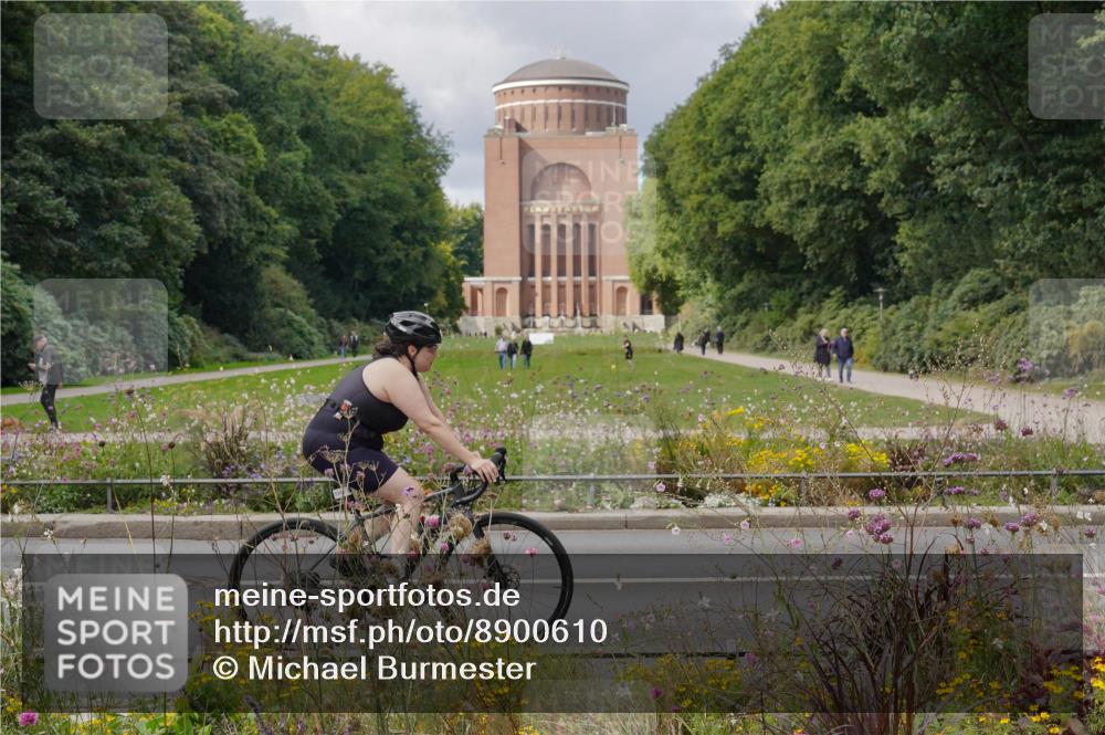 14.09.2025 - Stadtparktriathlon Michael Burmester http://msf.ph/oto/8900610 14.09.2025 13:05:37 Radfahren 1330, 1344, 1356, 1388, 1494, 1511, 1520 meine-sportfotos.de