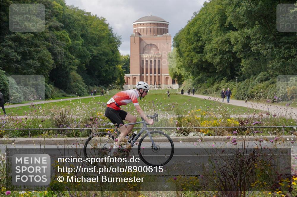 14.09.2025 - Stadtparktriathlon Michael Burmester http://msf.ph/oto/8900615 14.09.2025 13:05:38 Radfahren 1330, 1344, 1356, 1388, 1494, 1511 meine-sportfotos.de