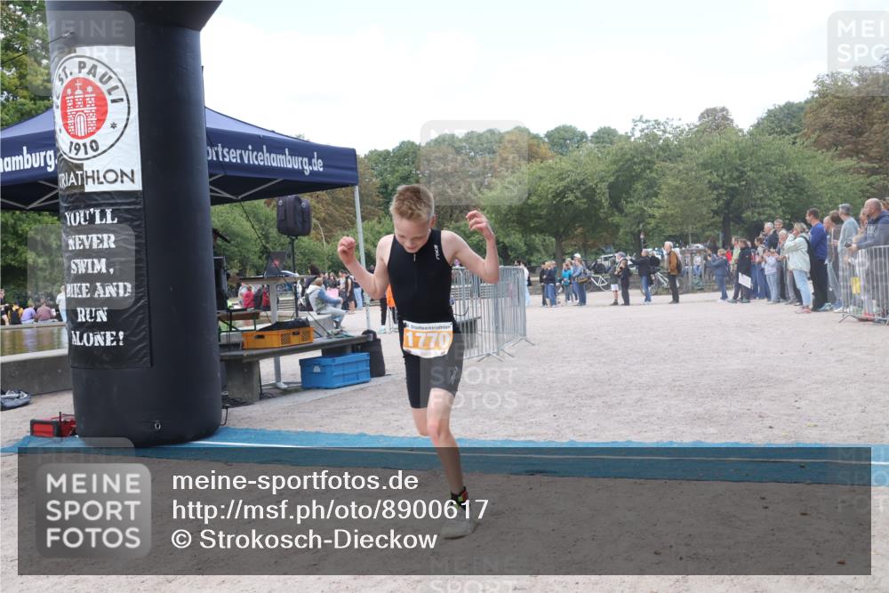 14.09.2025 - Stadtparktriathlon Strokosch-Dieckow http://msf.ph/oto/8900617 14.09.2025 14:39:20 Ziel 1561, 1770 meine-sportfotos.de