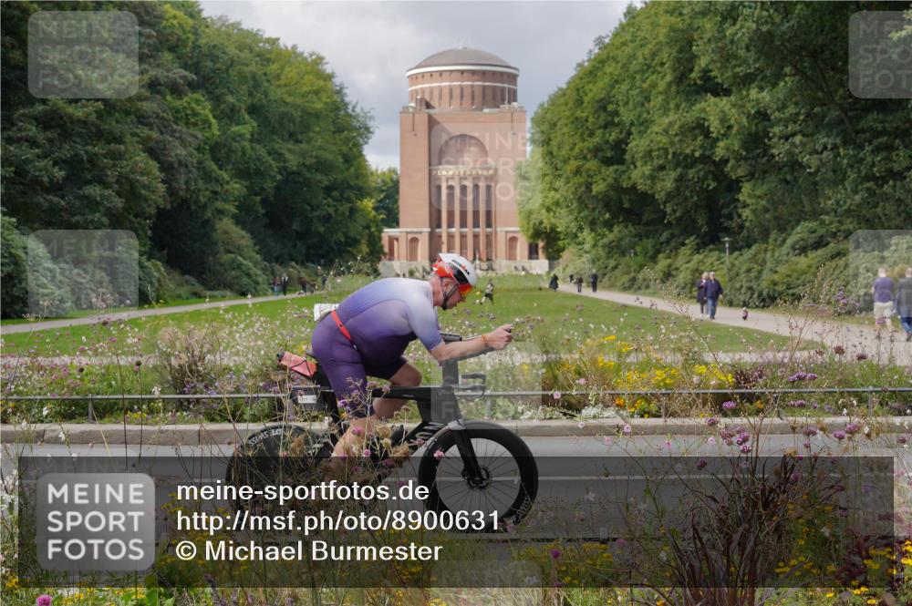 14.09.2025 - Stadtparktriathlon Michael Burmester http://msf.ph/oto/8900631 14.09.2025 13:05:41 Radfahren 1330, 1344, 1356, 1494, 1511 meine-sportfotos.de