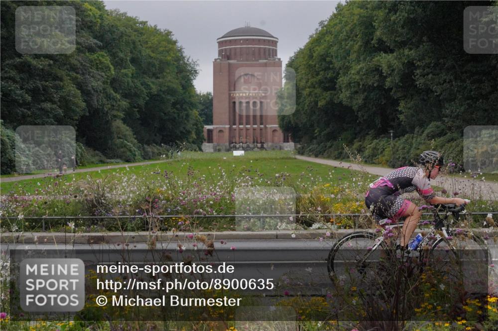 14.09.2025 - Stadtparktriathlon Michael Burmester http://msf.ph/oto/8900635 14.09.2025 09:19:42 Radfahren 320, 324, 356, 382, 425, 447, 485, 492, 495, 497 meine-sportfotos.de