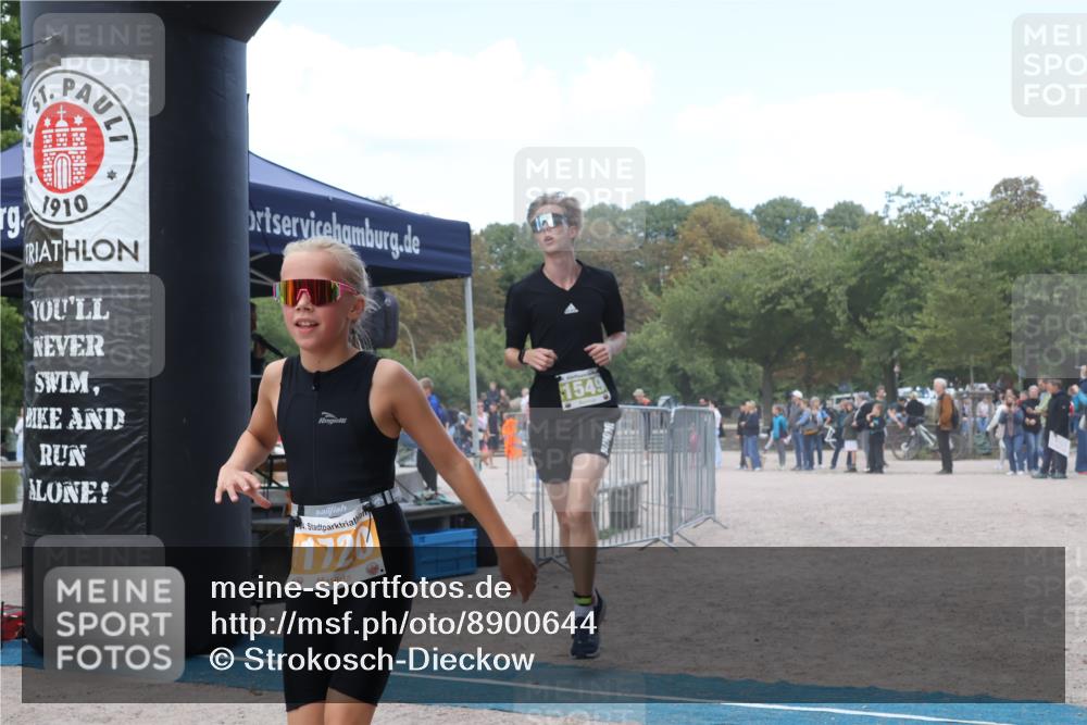 14.09.2025 - Stadtparktriathlon Strokosch-Dieckow http://msf.ph/oto/8900644 14.09.2025 14:39:32 Ziel 1549, 1561, 1720, 1765 meine-sportfotos.de