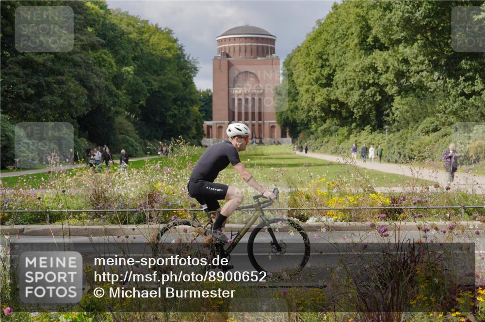 14.09.2025 - Stadtparktriathlon Michael Burmester http://msf.ph/oto/8900652 14.09.2025 13:06:11 Radfahren 1335, 1336, 1345, 1392, 1484 meine-sportfotos.de