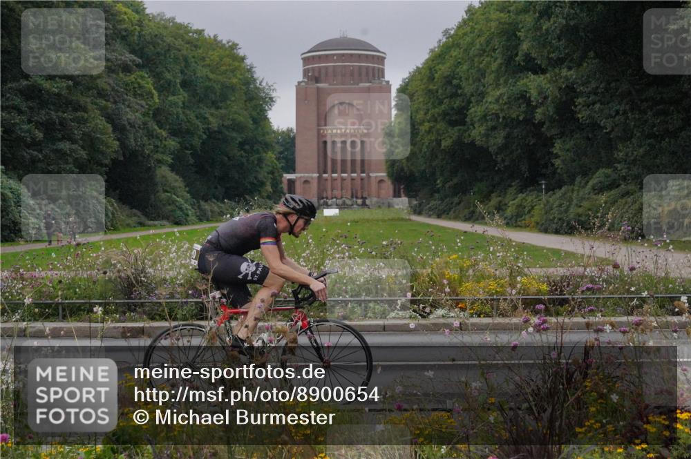 14.09.2025 - Stadtparktriathlon Michael Burmester http://msf.ph/oto/8900654 14.09.2025 09:19:48 Radfahren 306, 320, 324, 356, 366, 382, 442, 447, 485 meine-sportfotos.de