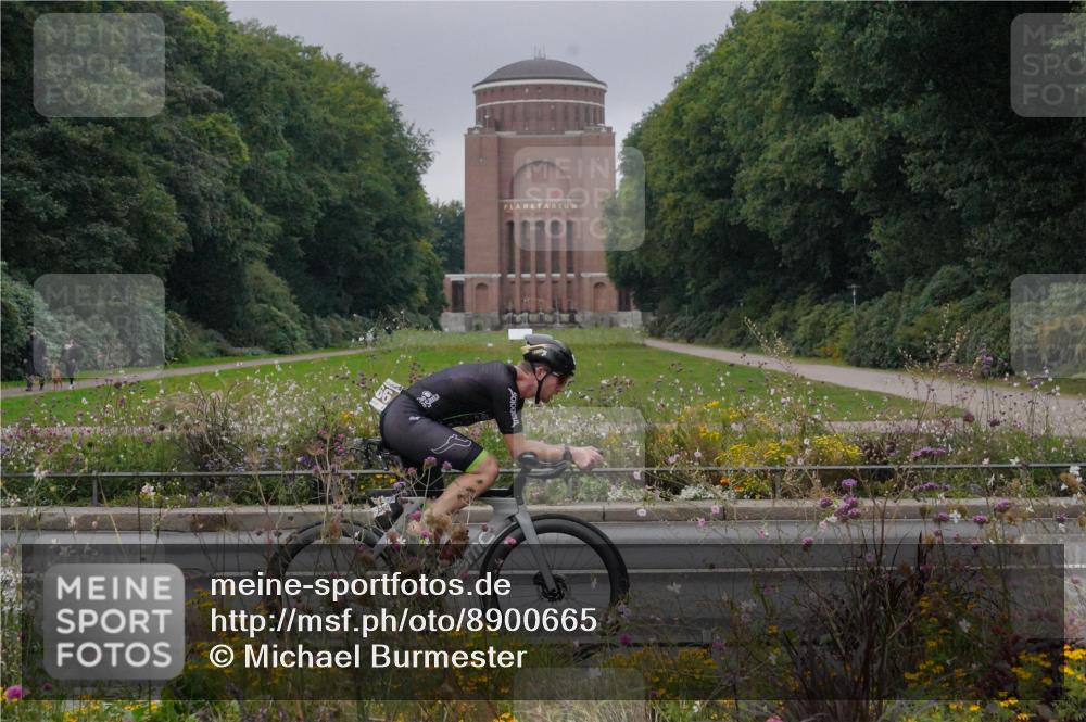 14.09.2025 - Stadtparktriathlon Michael Burmester http://msf.ph/oto/8900665 14.09.2025 09:19:52 Radfahren 306, 320, 366, 438, 442, 447, 485 meine-sportfotos.de