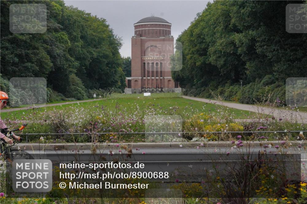 14.09.2025 - Stadtparktriathlon Michael Burmester http://msf.ph/oto/8900688 14.09.2025 09:20:07 Radfahren 333, 368, 423, 503 meine-sportfotos.de
