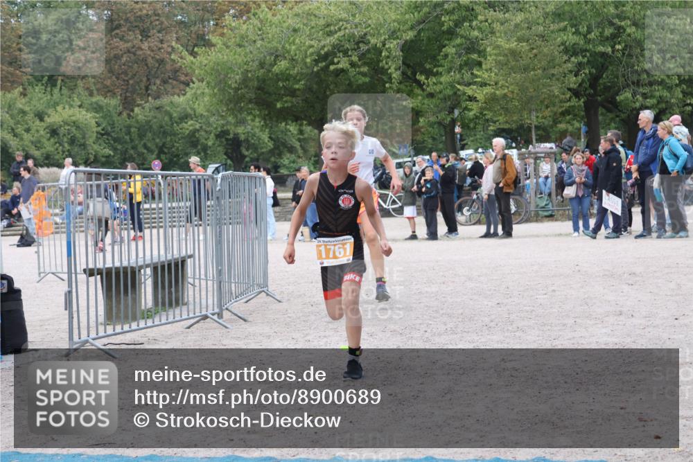 14.09.2025 - Stadtparktriathlon Strokosch-Dieckow http://msf.ph/oto/8900689 14.09.2025 14:40:00 Ziel 1710, 1761 meine-sportfotos.de
