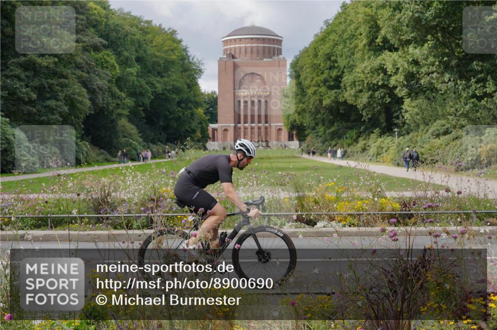 14.09.2025 - Stadtparktriathlon Michael Burmester http://msf.ph/oto/8900690 14.09.2025 13:06:41 Radfahren 1396, 1442, 1495 meine-sportfotos.de