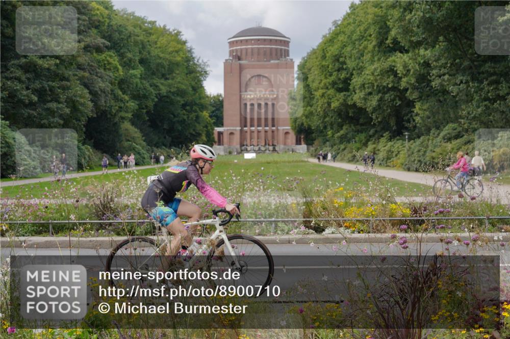 14.09.2025 - Stadtparktriathlon Michael Burmester http://msf.ph/oto/8900710 14.09.2025 13:07:03 Radfahren 1404, 1430, 1444, 1459 meine-sportfotos.de