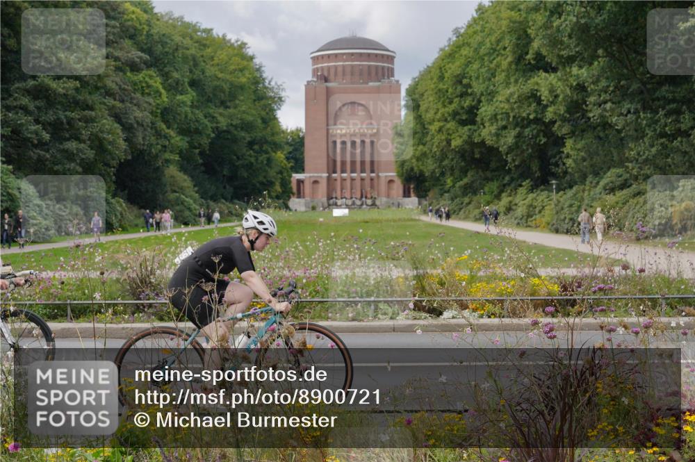 14.09.2025 - Stadtparktriathlon Michael Burmester http://msf.ph/oto/8900721 14.09.2025 13:07:11 Radfahren 1340, 1404, 1430, 1459 meine-sportfotos.de