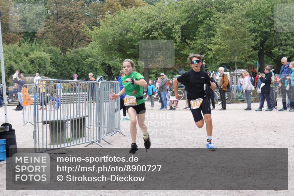 14.09.2025 - Stadtparktriathlon Strokosch-Dieckow http://msf.ph/oto/8900727 14.09.2025 14:40:19 Ziel 1699, 1751, 1778 meine-sportfotos.de