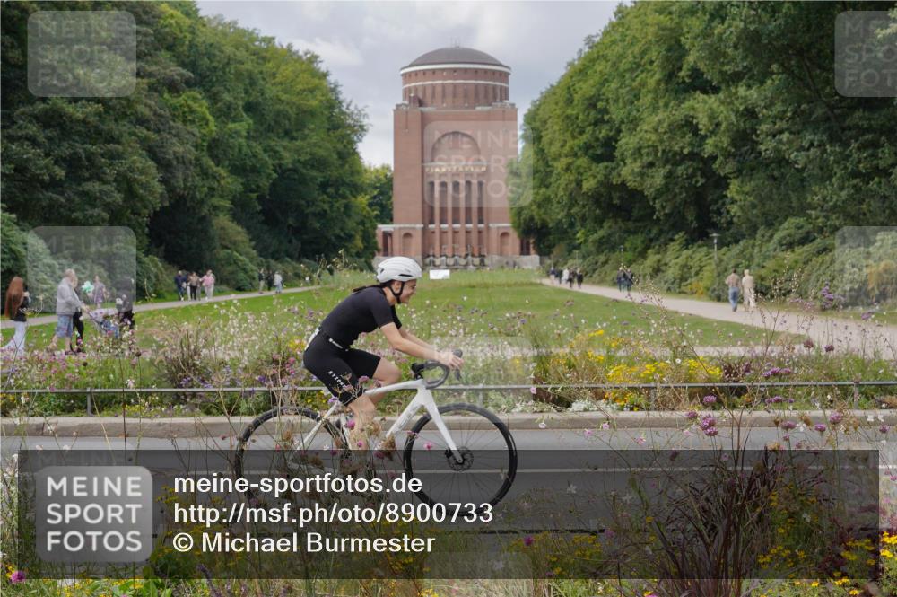 14.09.2025 - Stadtparktriathlon Michael Burmester http://msf.ph/oto/8900733 14.09.2025 13:07:15 Radfahren 1340, 1390, 1404, 1459 meine-sportfotos.de