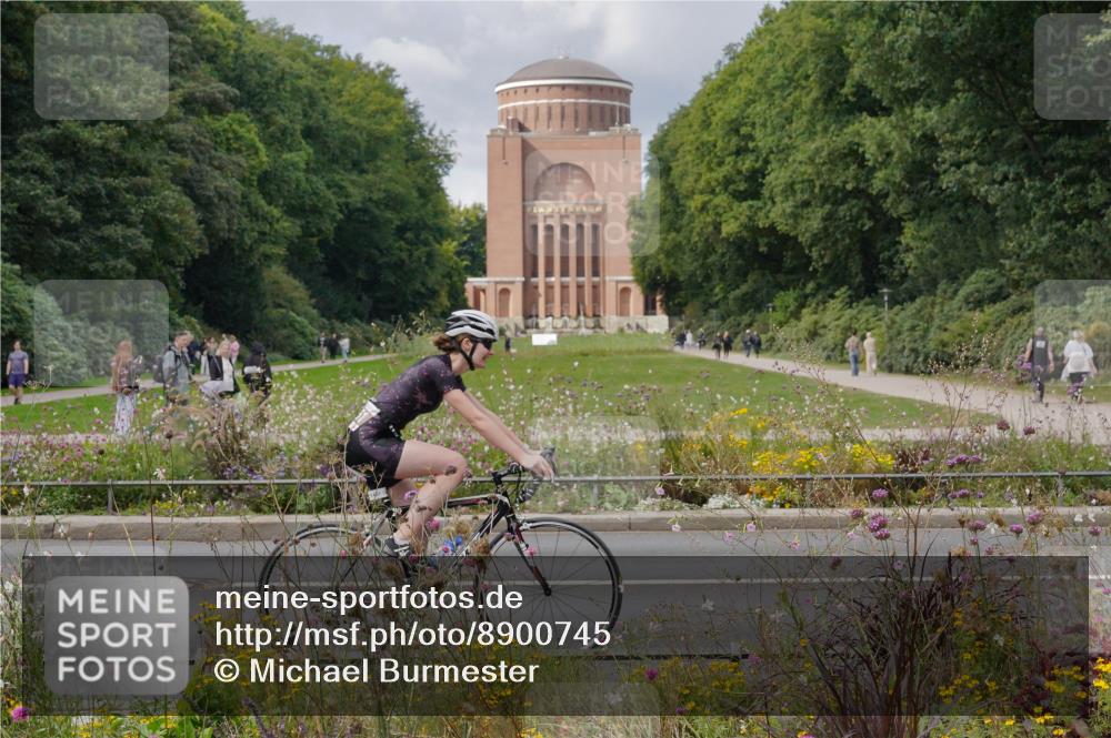 14.09.2025 - Stadtparktriathlon Michael Burmester http://msf.ph/oto/8900745 14.09.2025 13:07:24 Radfahren 1390, 1451, 1468 meine-sportfotos.de