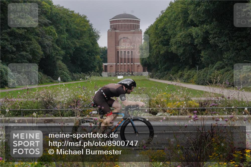 14.09.2025 - Stadtparktriathlon Michael Burmester http://msf.ph/oto/8900747 14.09.2025 09:20:31 Radfahren 301, 318, 326, 340, 345, 346, 347, 359, 363, 370, 371, 373, 377, 381, 389, 445 meine-sportfotos.de