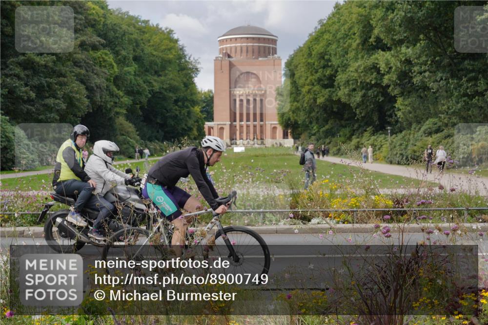 14.09.2025 - Stadtparktriathlon Michael Burmester http://msf.ph/oto/8900749 14.09.2025 13:07:30 Radfahren 1377, 1443, 1451, 1468 meine-sportfotos.de