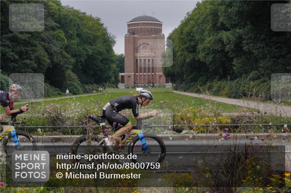 14.09.2025 - Stadtparktriathlon Michael Burmester http://msf.ph/oto/8900759 14.09.2025 09:20:33 Radfahren 301, 318, 326, 340, 345, 346, 347, 359, 363, 370, 373, 377, 381, 386, 389, 445, 448 meine-sportfotos.de
