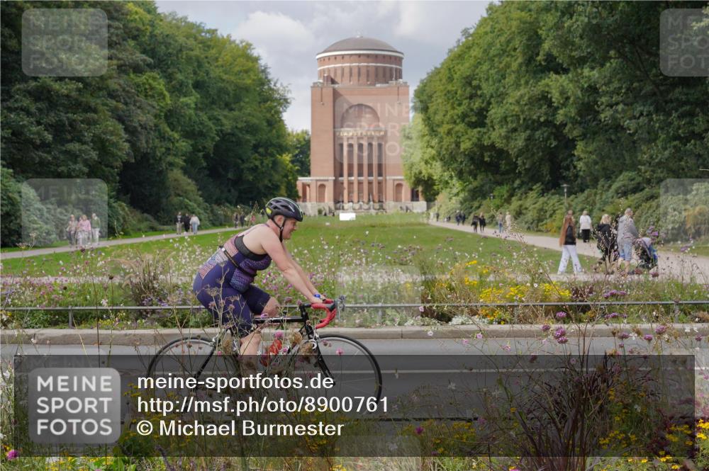 14.09.2025 - Stadtparktriathlon Michael Burmester http://msf.ph/oto/8900761 14.09.2025 13:07:42 Radfahren 1377, 1425, 1443, 1456 meine-sportfotos.de