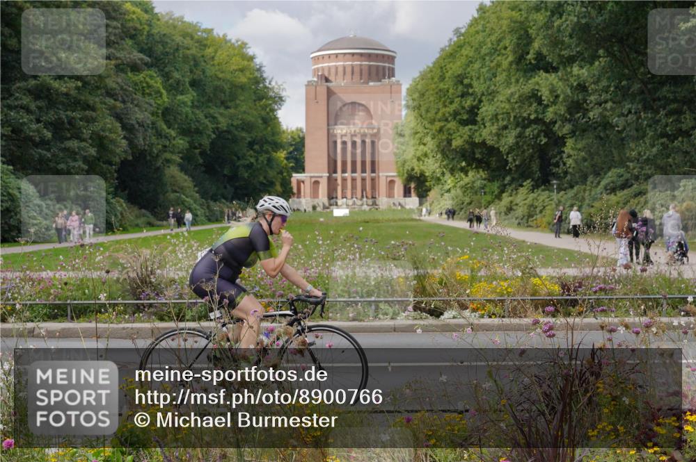 14.09.2025 - Stadtparktriathlon Michael Burmester http://msf.ph/oto/8900766 14.09.2025 13:07:45 Radfahren 1334, 1425, 1456 meine-sportfotos.de