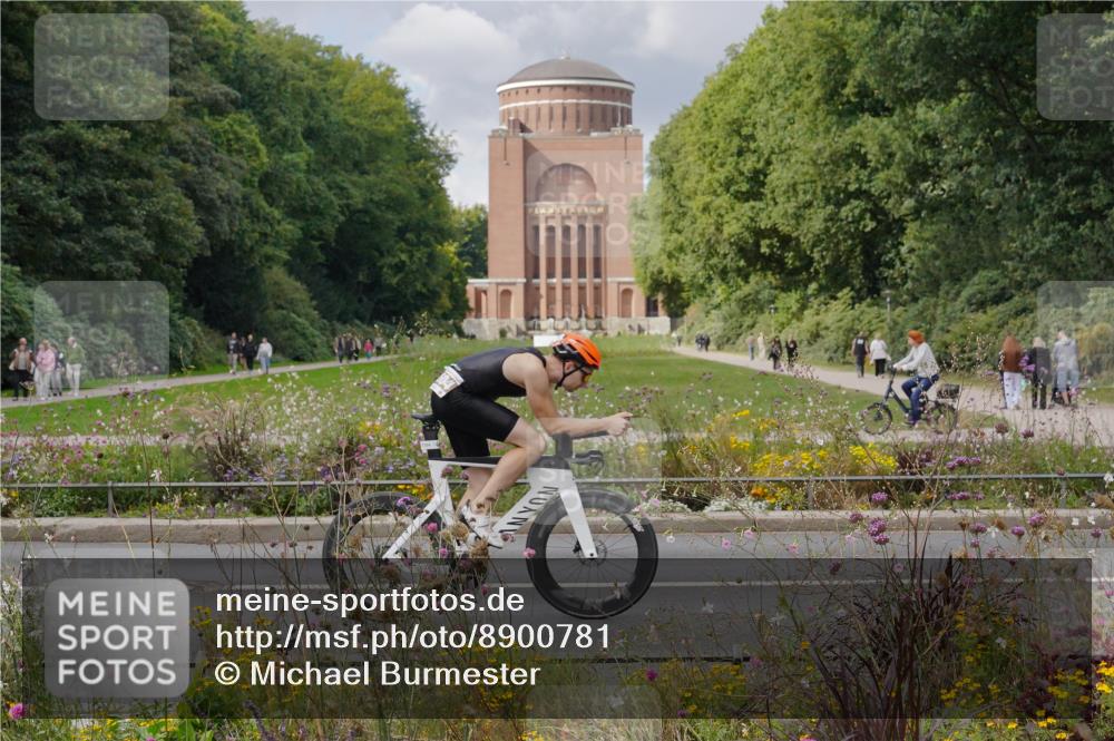 14.09.2025 - Stadtparktriathlon Michael Burmester http://msf.ph/oto/8900781 14.09.2025 13:07:56 Radfahren 1334, 1471, 1504 meine-sportfotos.de