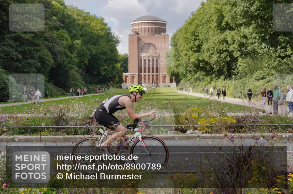 14.09.2025 - Stadtparktriathlon Michael Burmester http://msf.ph/oto/8900789 14.09.2025 13:08:16 Radfahren 1322, 1469 meine-sportfotos.de
