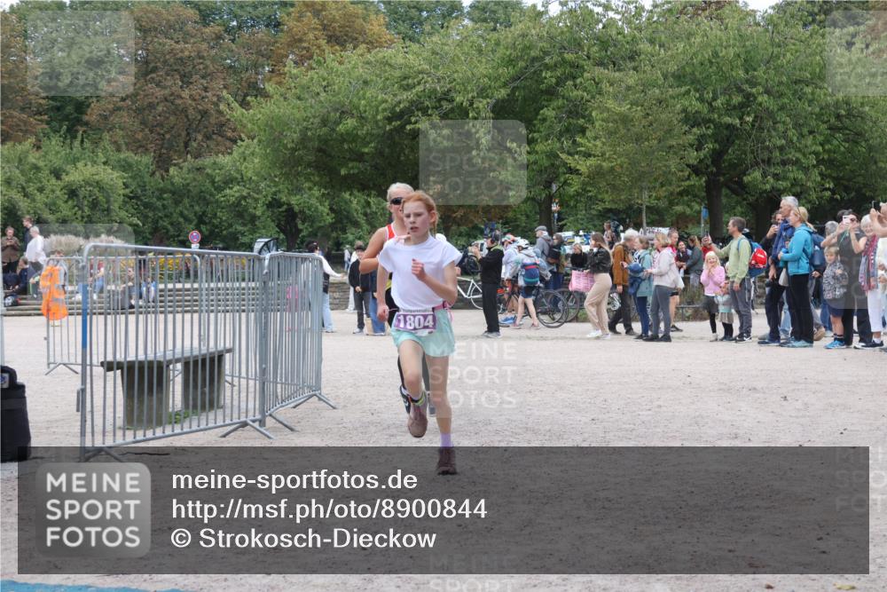 14.09.2025 - Stadtparktriathlon Strokosch-Dieckow http://msf.ph/oto/8900844 14.09.2025 14:41:10 Ziel 1727, 1740, 1804, 1865 meine-sportfotos.de